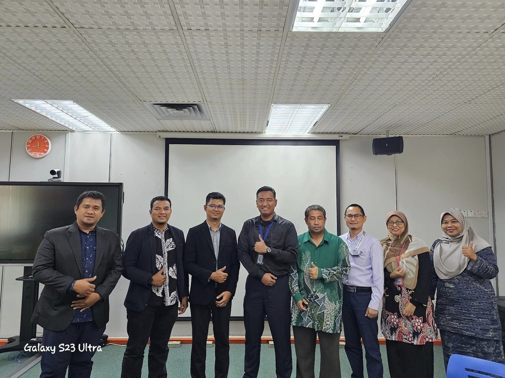 ผู้บริหารคณะ เข้าพบปะหารือกับผู้บริหารคณะ Faculty of Computing and Meta-Technology, University Pendidikan Sultan Idris, Malaysia เพื่อทำข้อตกลงความเข้าใจทางวิชาการ MoA วันที่ 23/10/2566